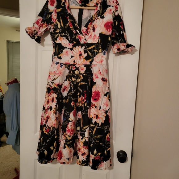 Unique Vintage large black floral swing - Picture 2 of 4